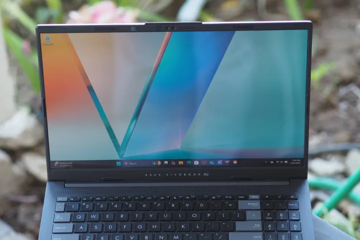 ASUS Vivobook Pro 15 2025 front view showing display.