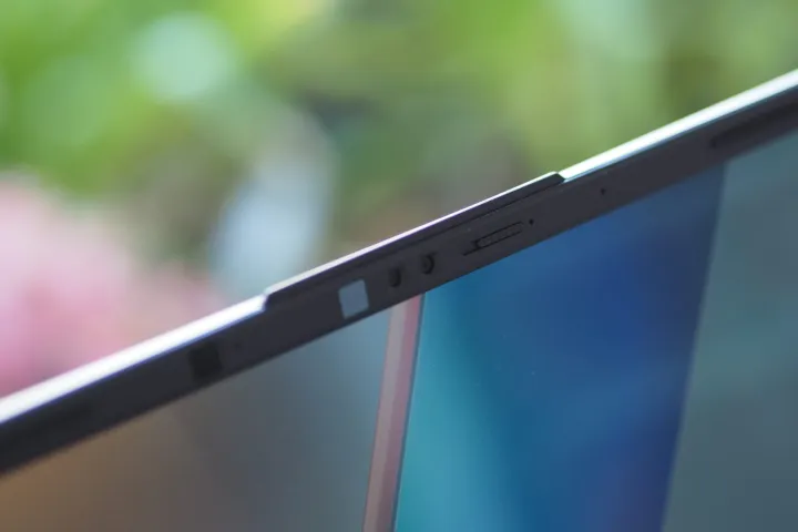 ASUS Vivobook Pro 15 2025 front view showing webcam.