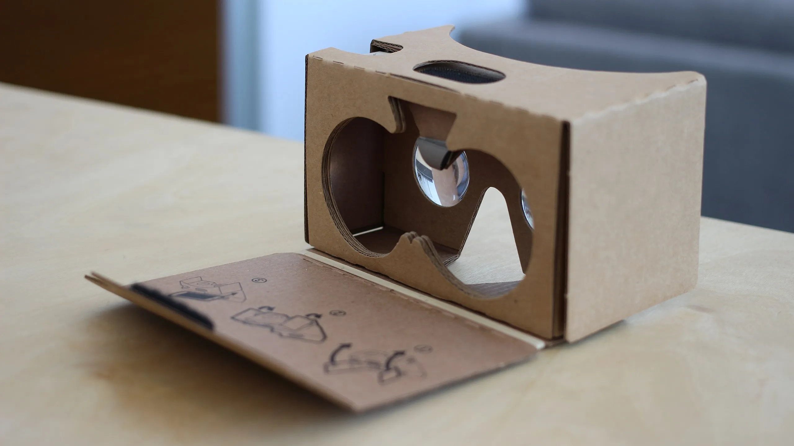 Google Cardboard Glasses and Phone