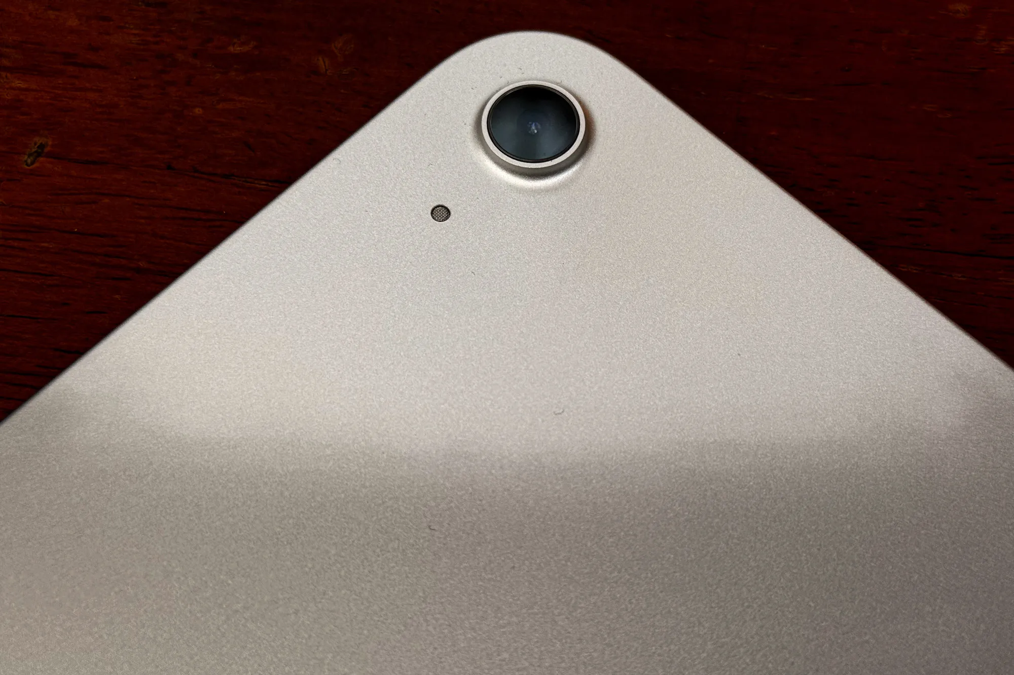 Close up view of the camera on the 11th Gen iPad.