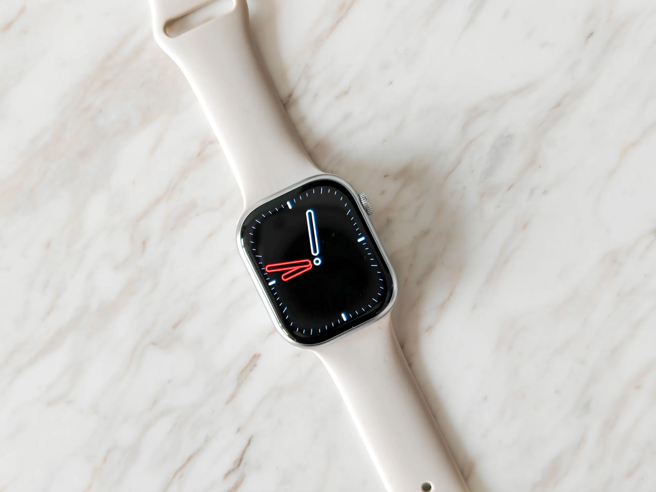 شاشة Always-on على منتج مقلد لساعة Apple Watch Series 10