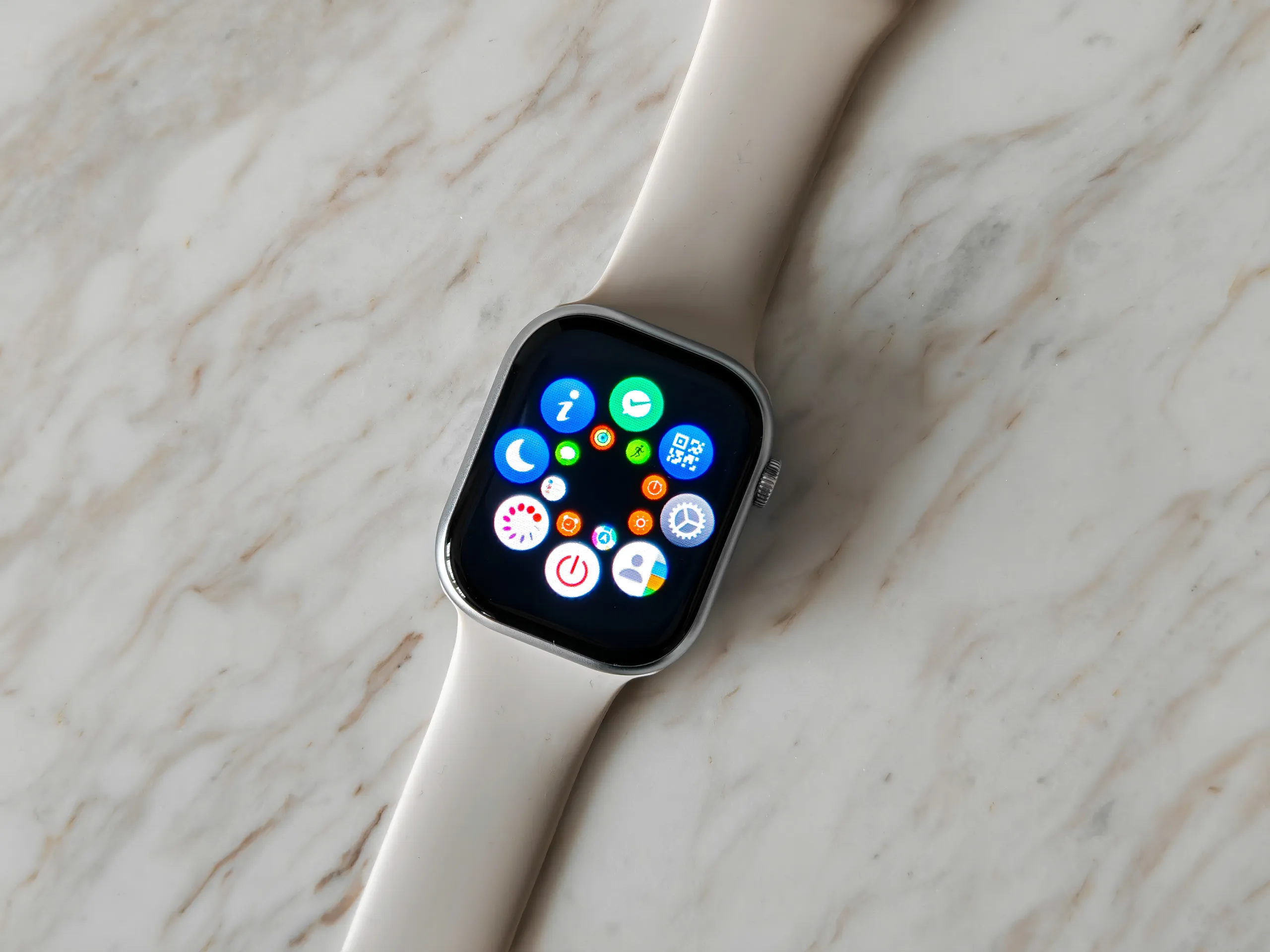 Kailedoscope app view on a Apple Watch Series 10 copycat product