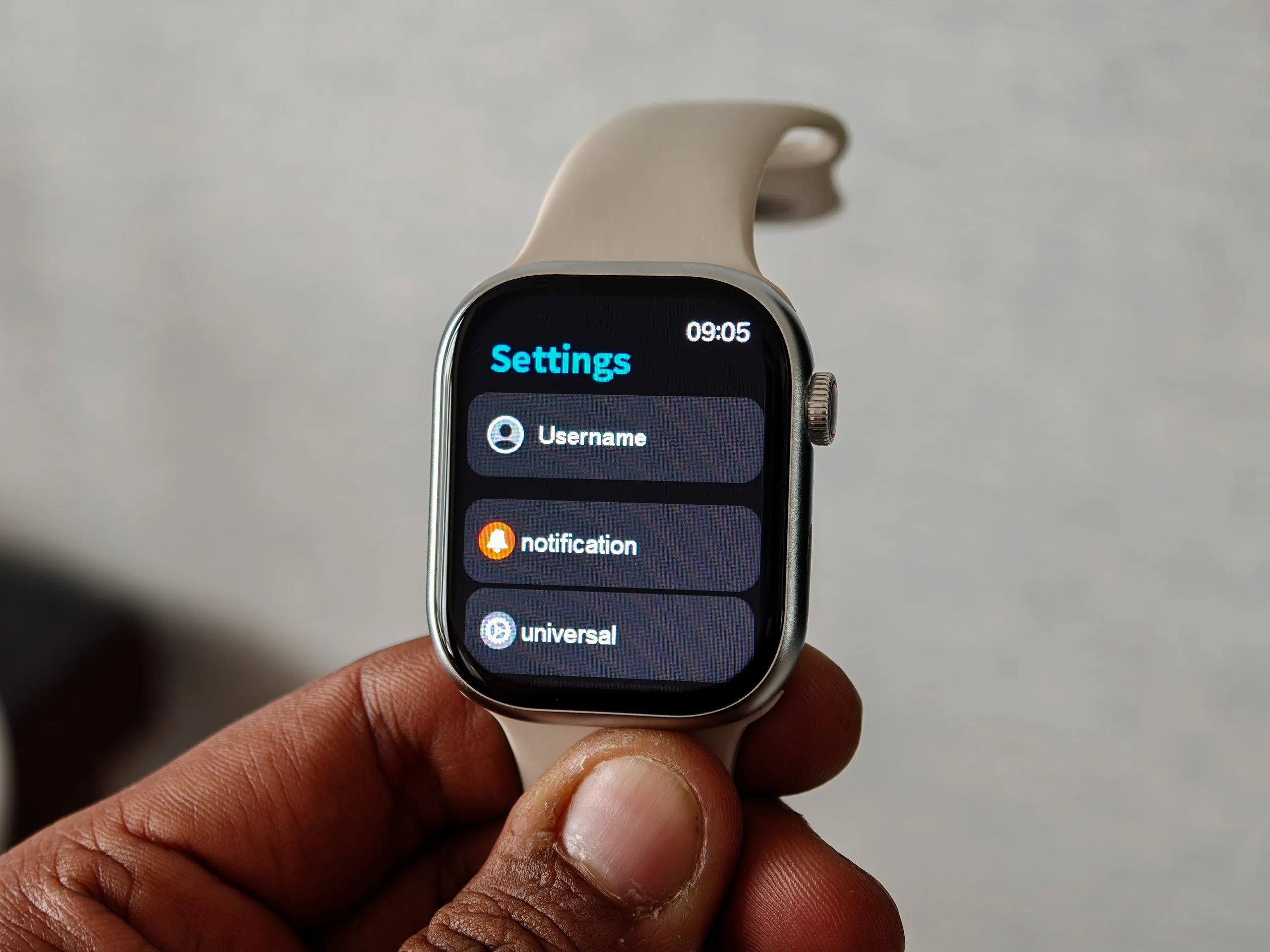 قائمة الإعدادات على منتج مقلد لساعة Apple Watch Series 10