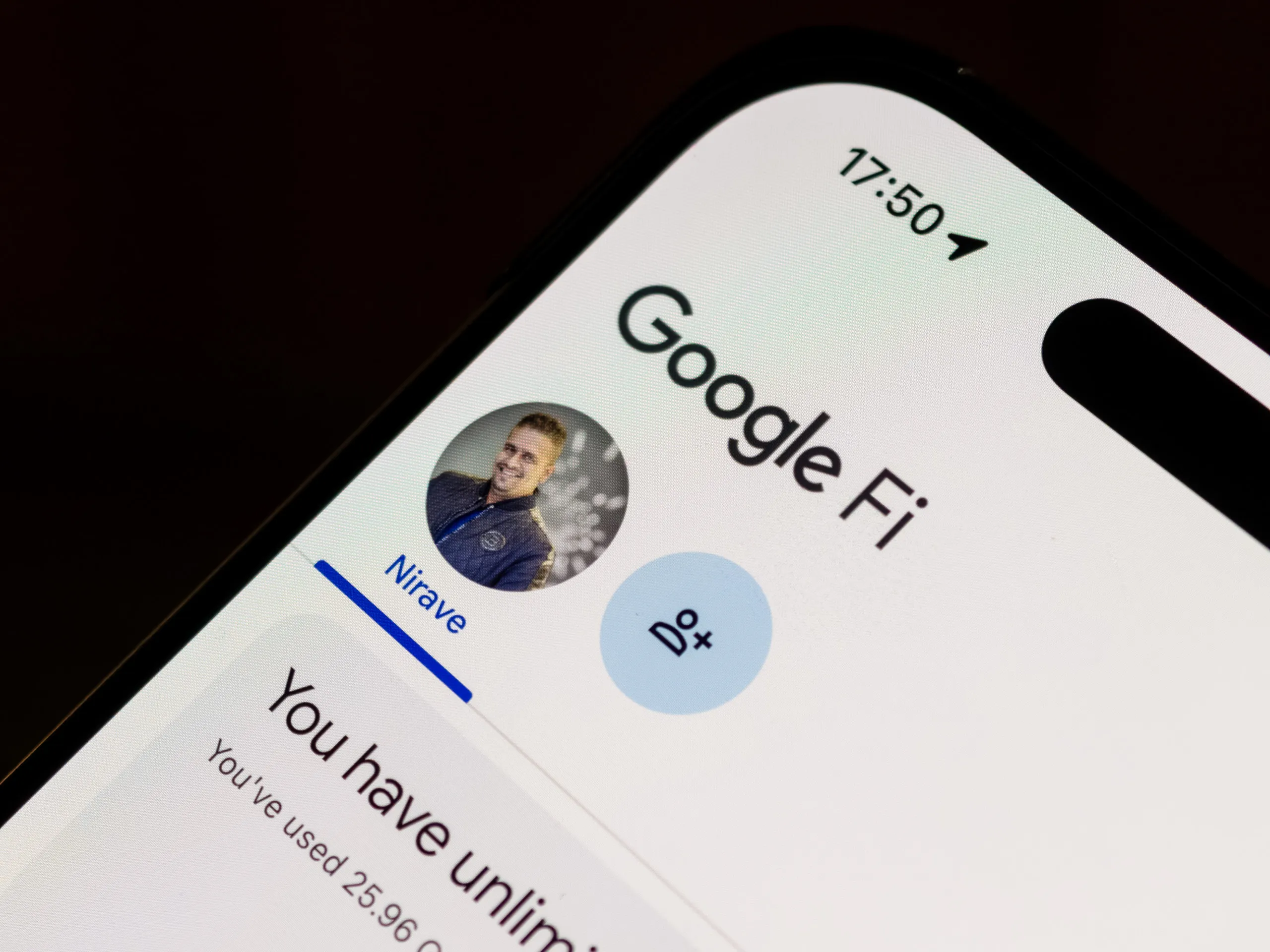 تطبيق Google Fi Wireless على هاتف iPhone 16 Pro