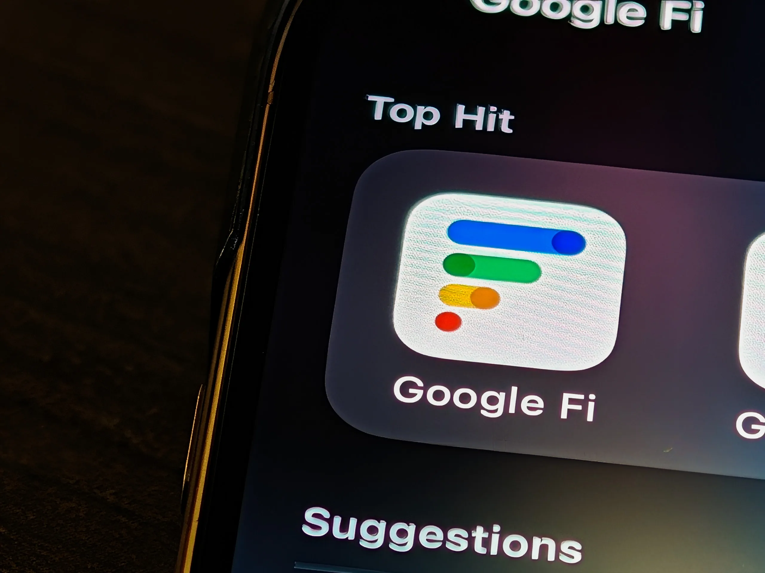 رمز تطبيق Google Fi Wireless على هاتف iPhone 16 Pro