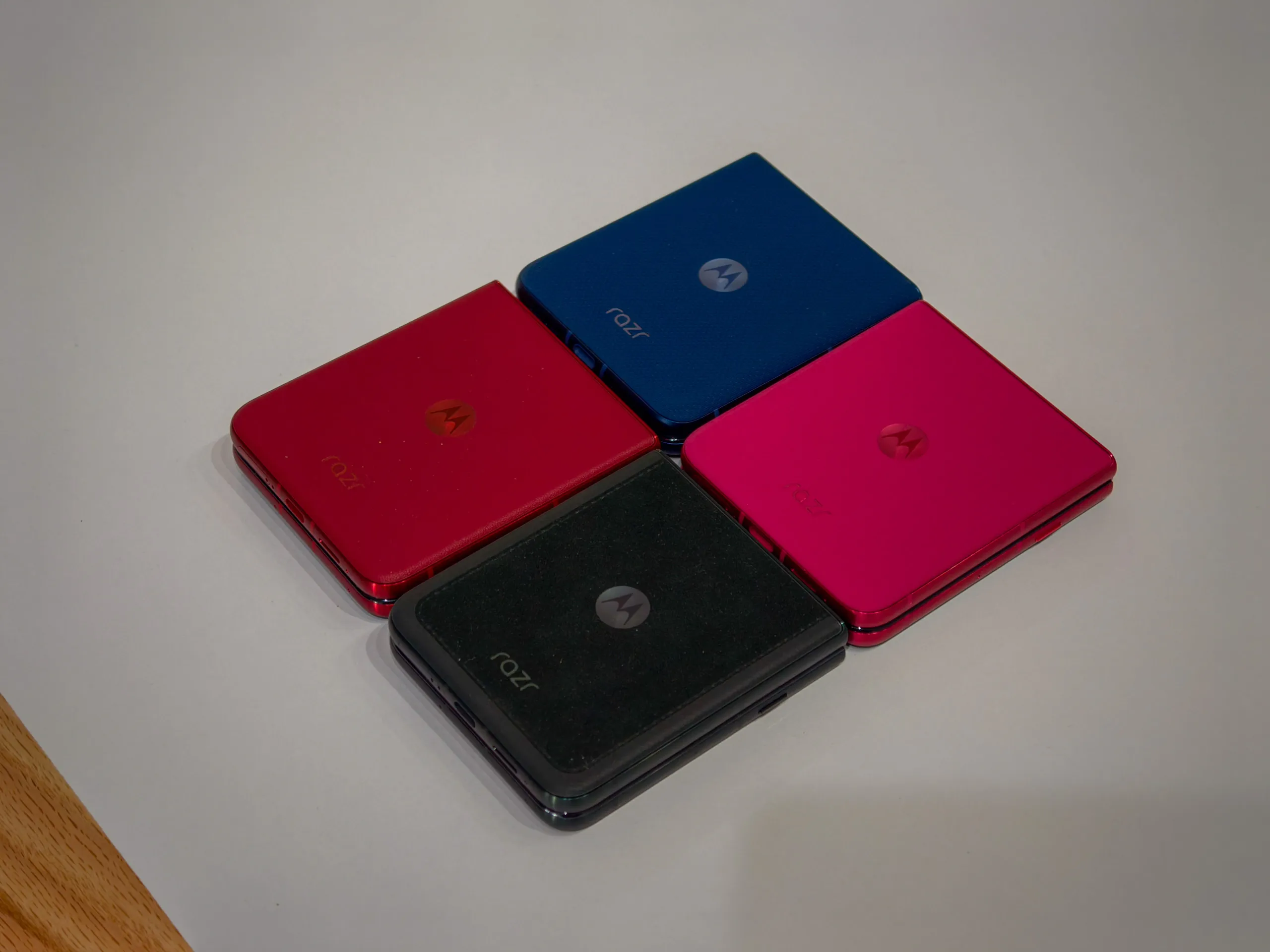Moto Razr Ultra 2025 series colors and finishes