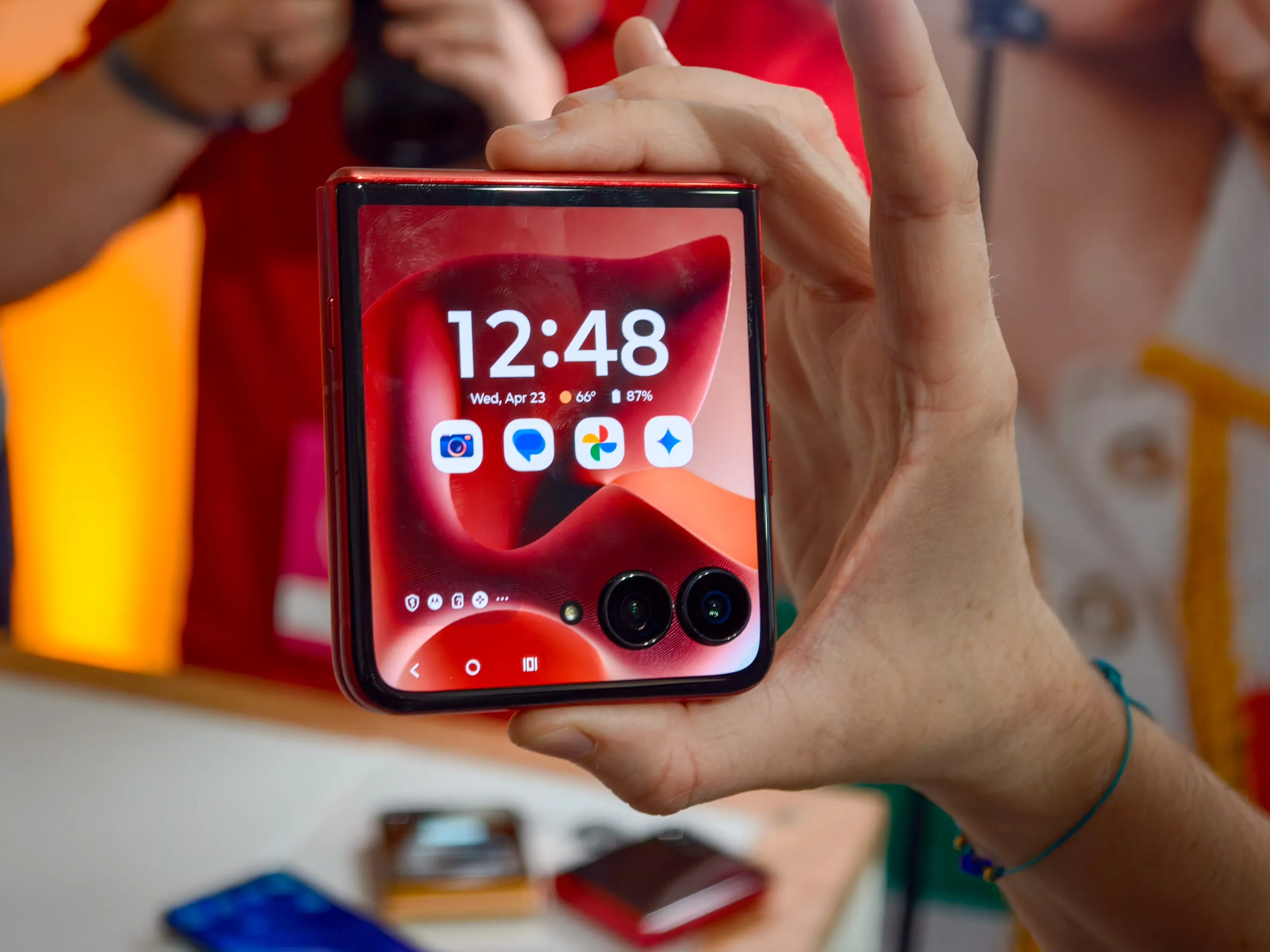 Moto Razr Ultra 2025 in Rio Red