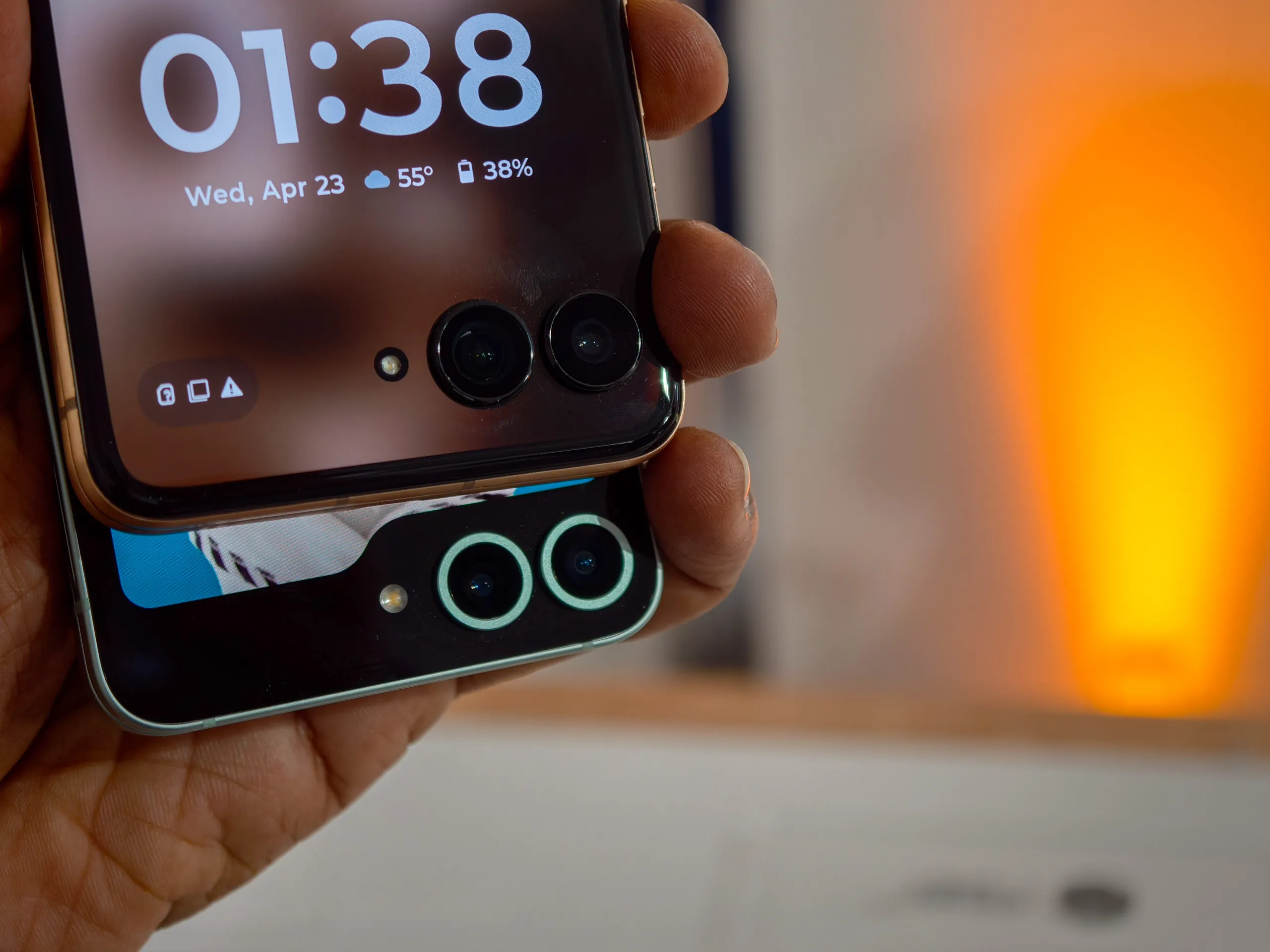 Galaxy Z Flip 6 vs Moto Razr Ultra 2025 cameras