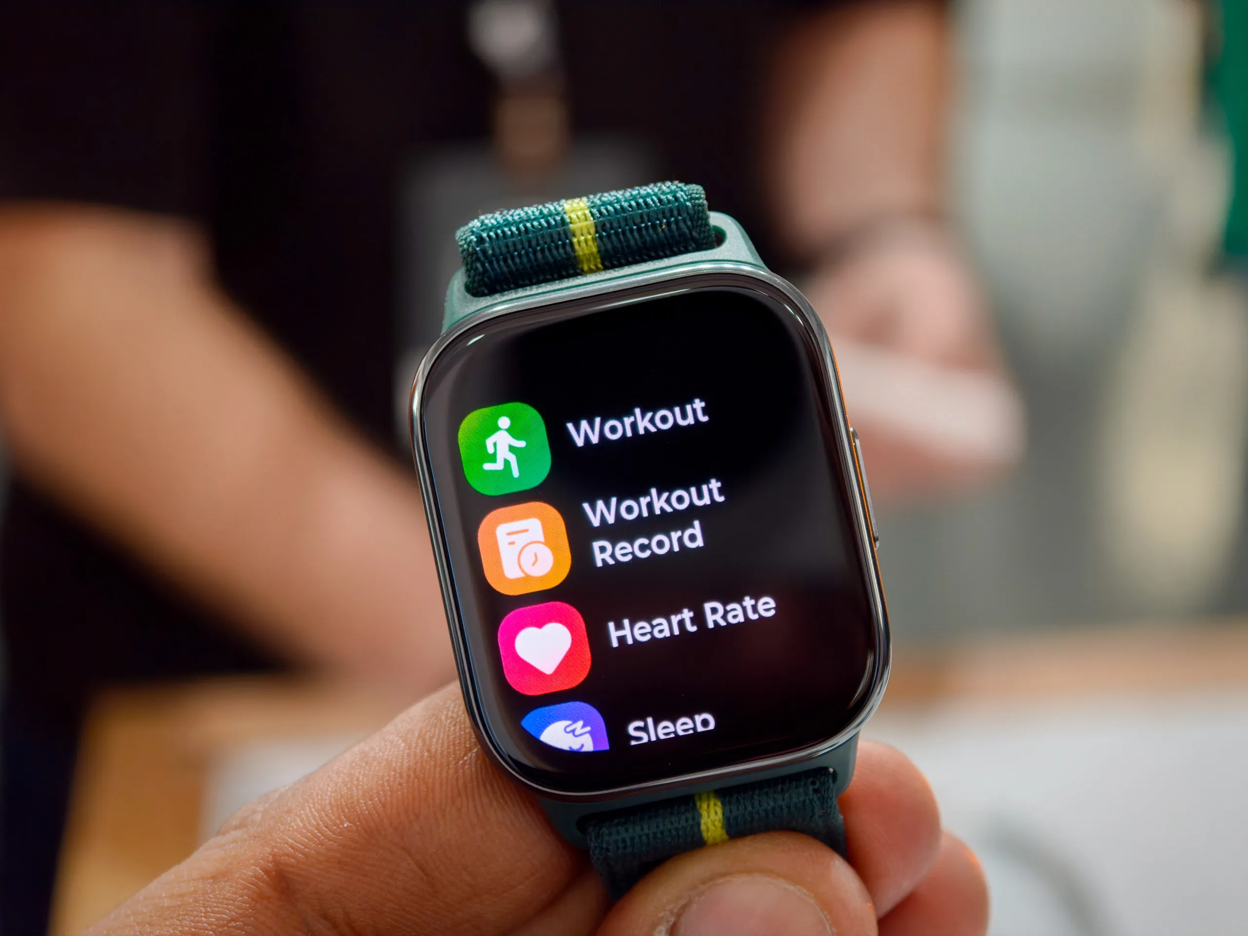 App menu on the new Moto Watch Fit 2025
