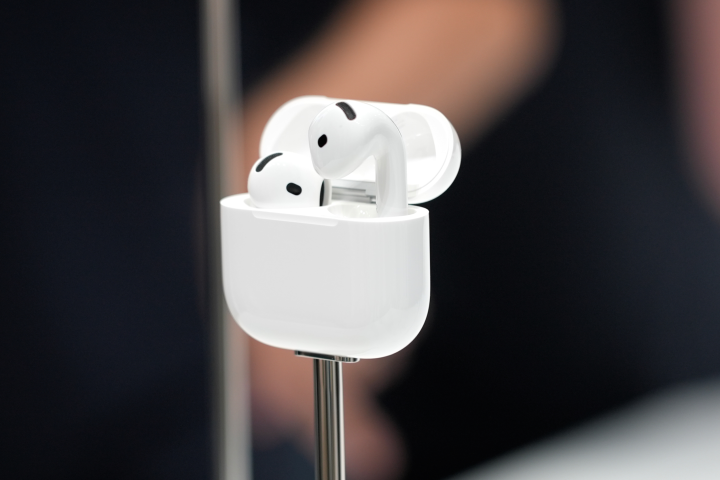 Apple AirPods 4.