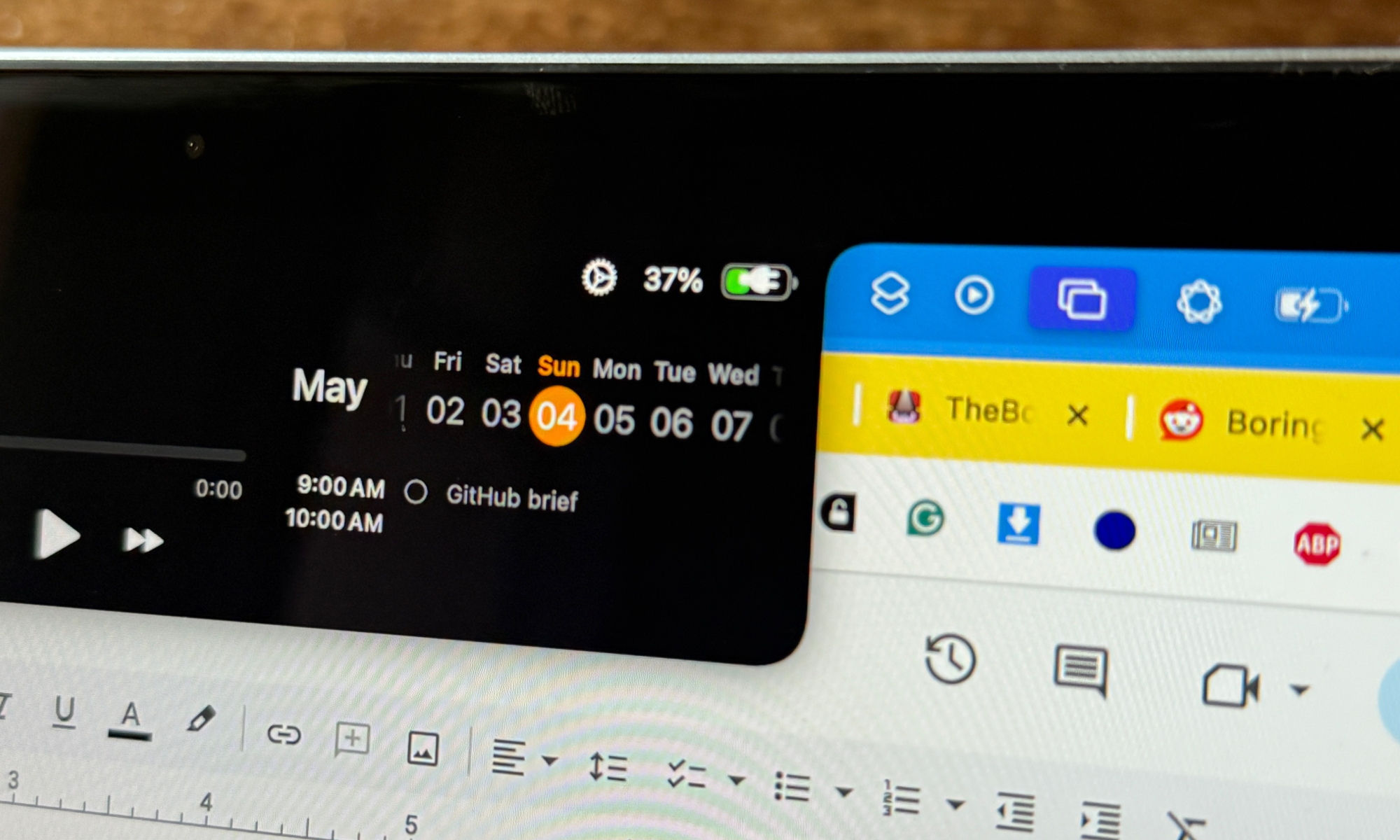 Calendar in the Boring Notch app.