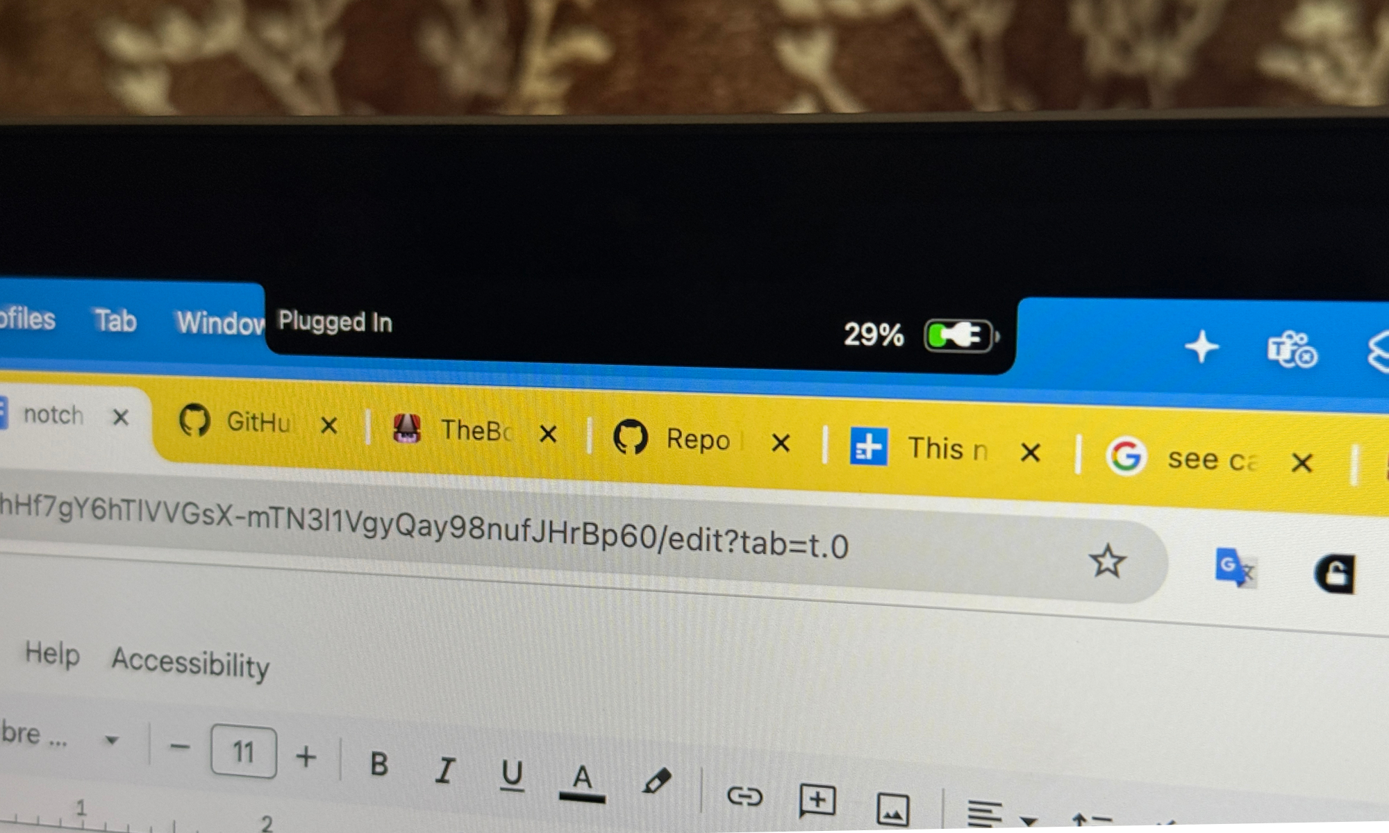 مؤشر الشحن في تطبيق Boring Notch.