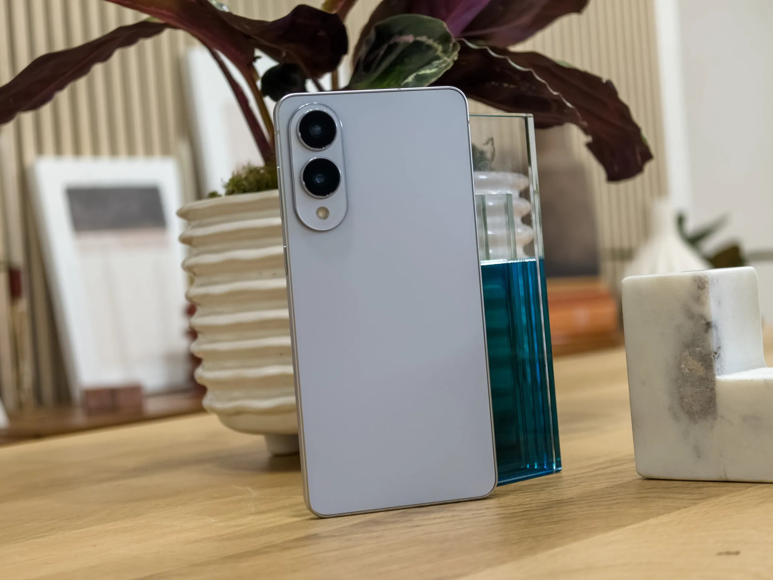 Galaxy S25 Edge hands on in Icy Blue