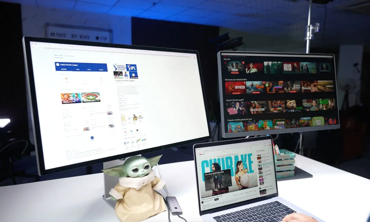 MacBook Air M4 Connected to External Displays