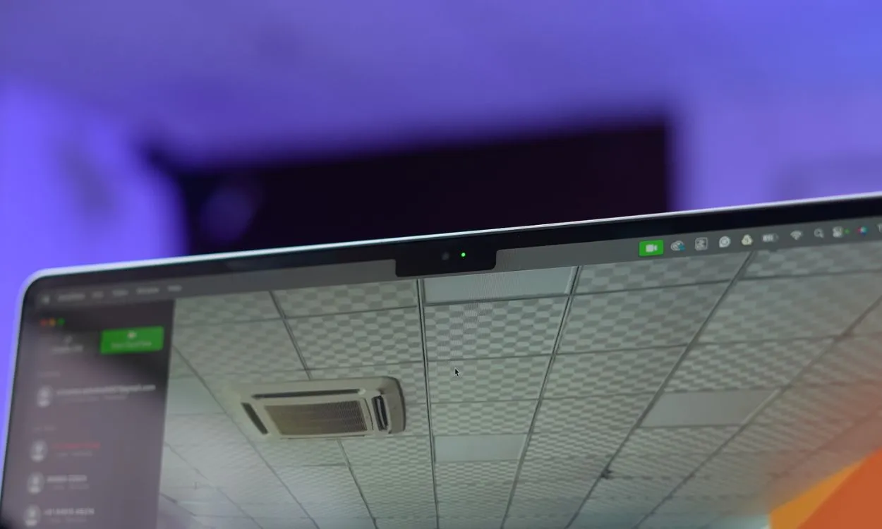 MacBook Air M4 Webcam