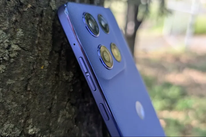 Moto G Stylus 2025 thinness