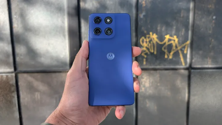 Moto G Stylus 2025 في اليد