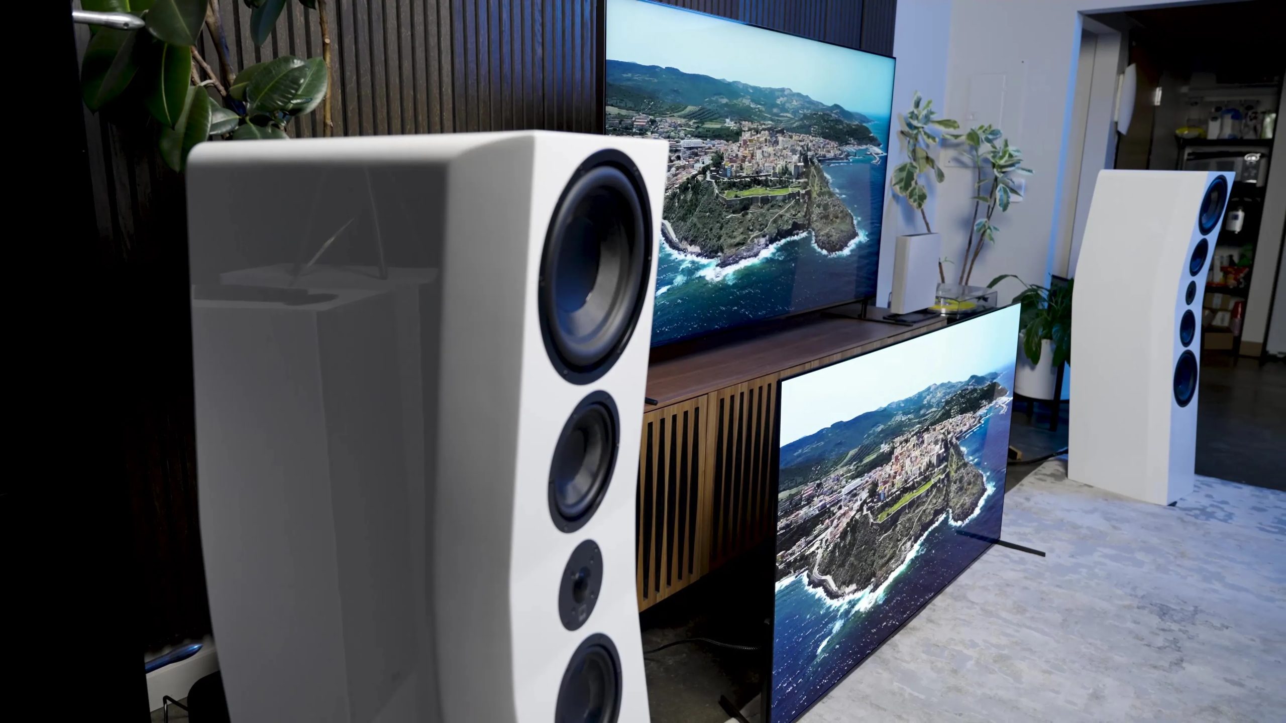 QLED vs OLED Bravia 9 vs Sony A95L Off Angle.