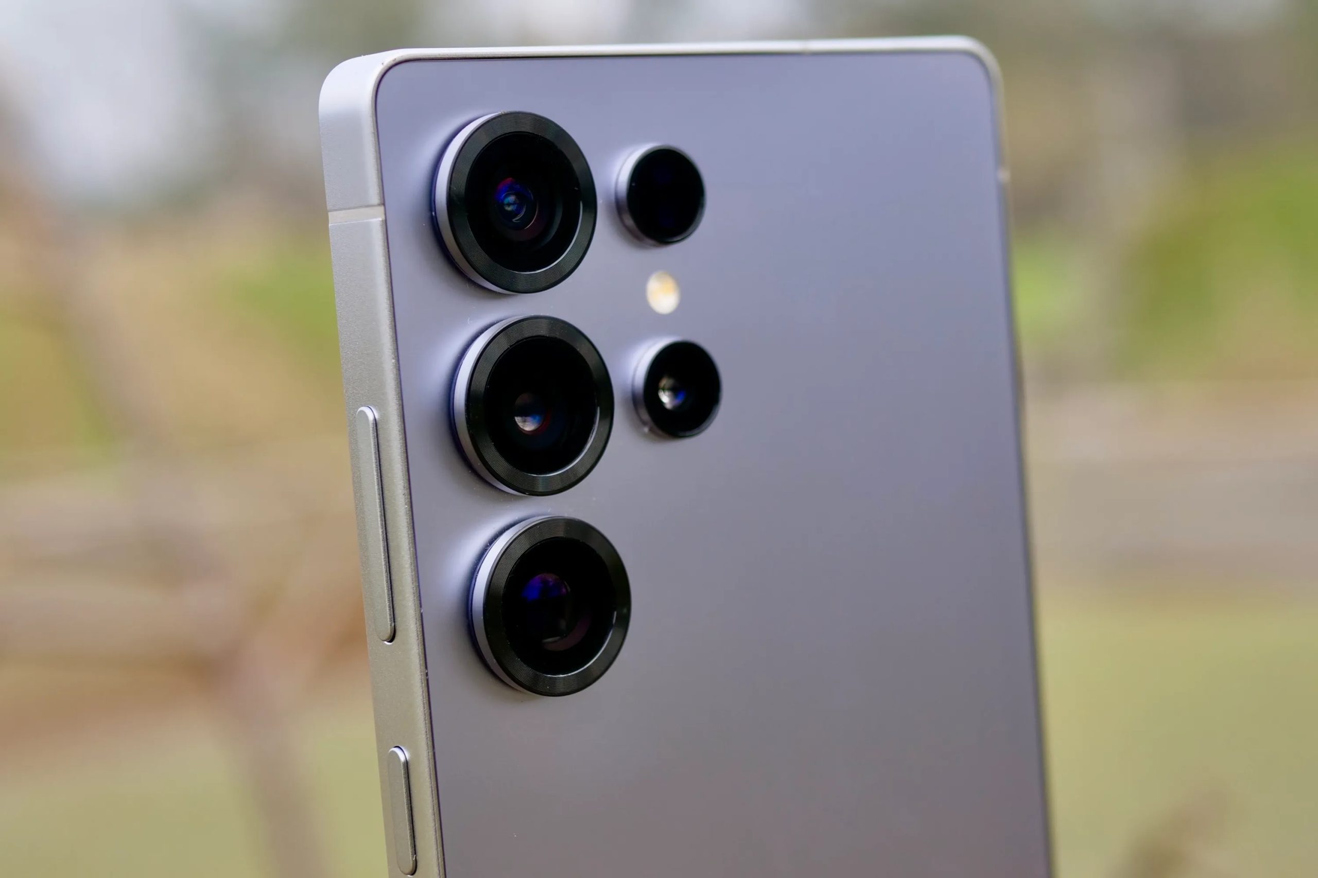 كاميرا Samsung Galaxy S25 Ultra.