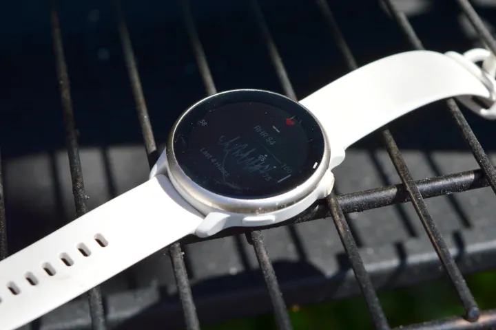 The Vivoactive 6 on a BBQ.