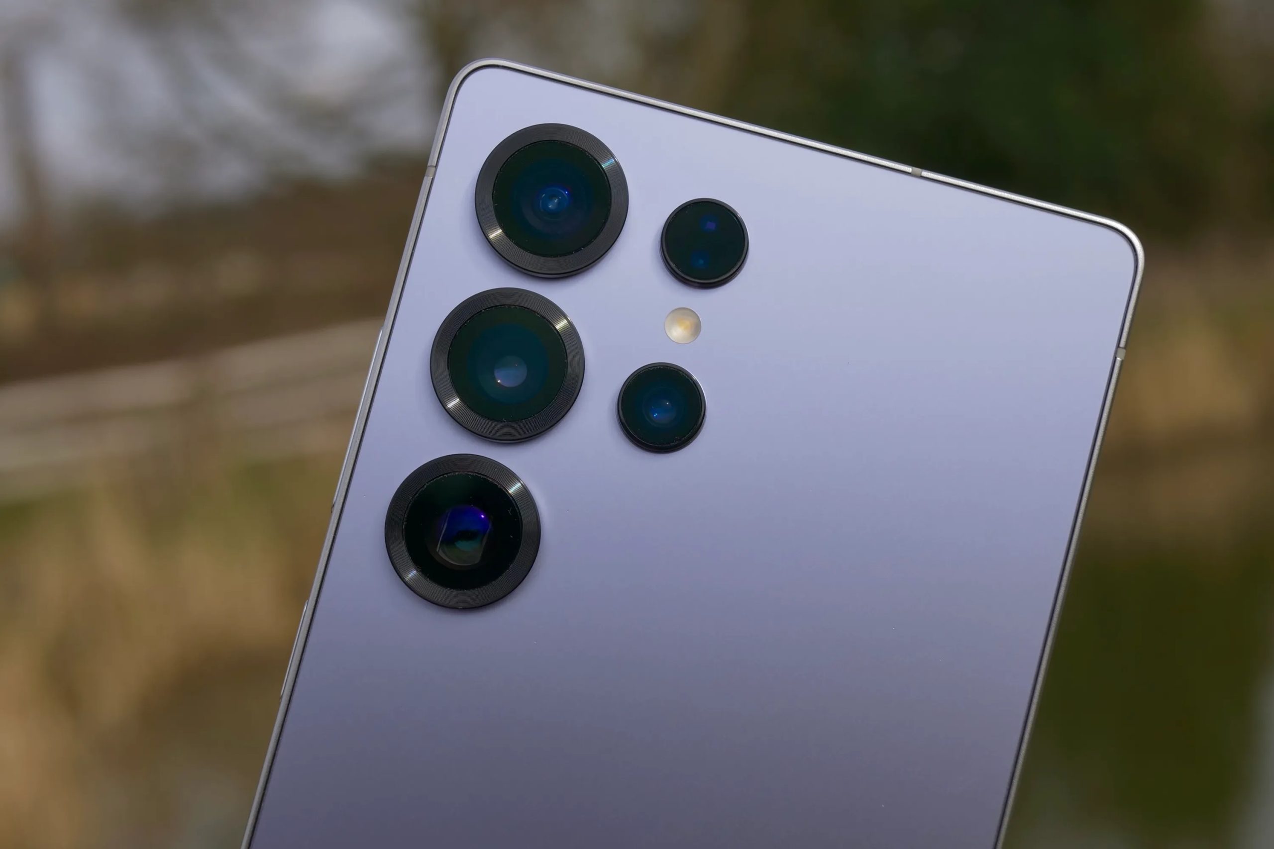 كاميرا Samsung Galaxy S25 Ultra.