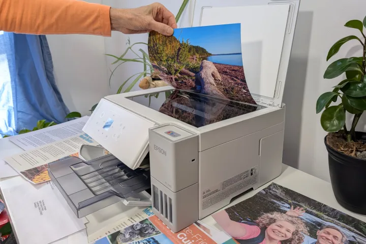 The Epson EcoTank ET-2980 includes a quick, high-resolution flatbed scanner.