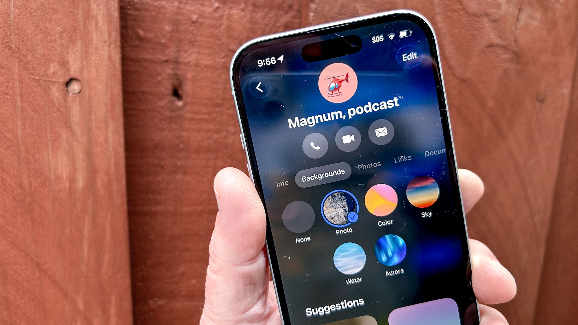 تطبيق الرسائل في iOS 26 على جهاز iPhone 15