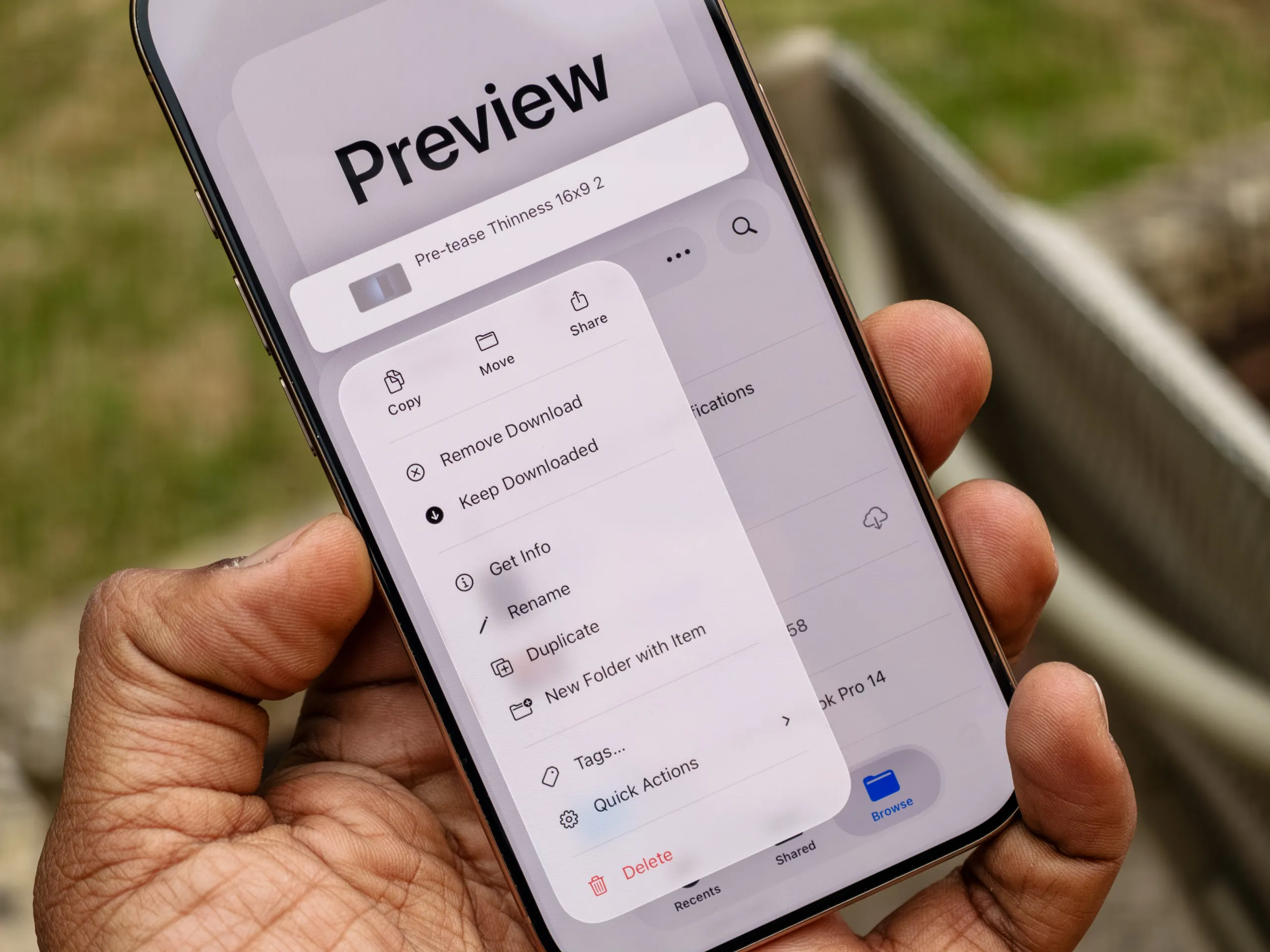 تطبيق المعاينة في iOS 26 developer beta 1 قيد التشغيل على iPhone 16 Pro