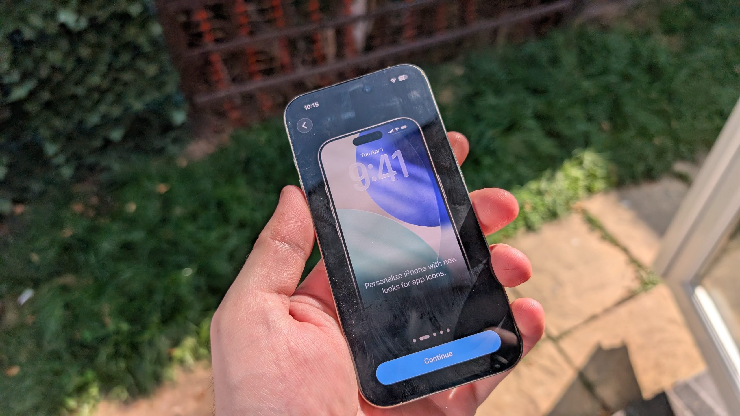 شاشة بدء التشغيل الجديدة في iOS 26