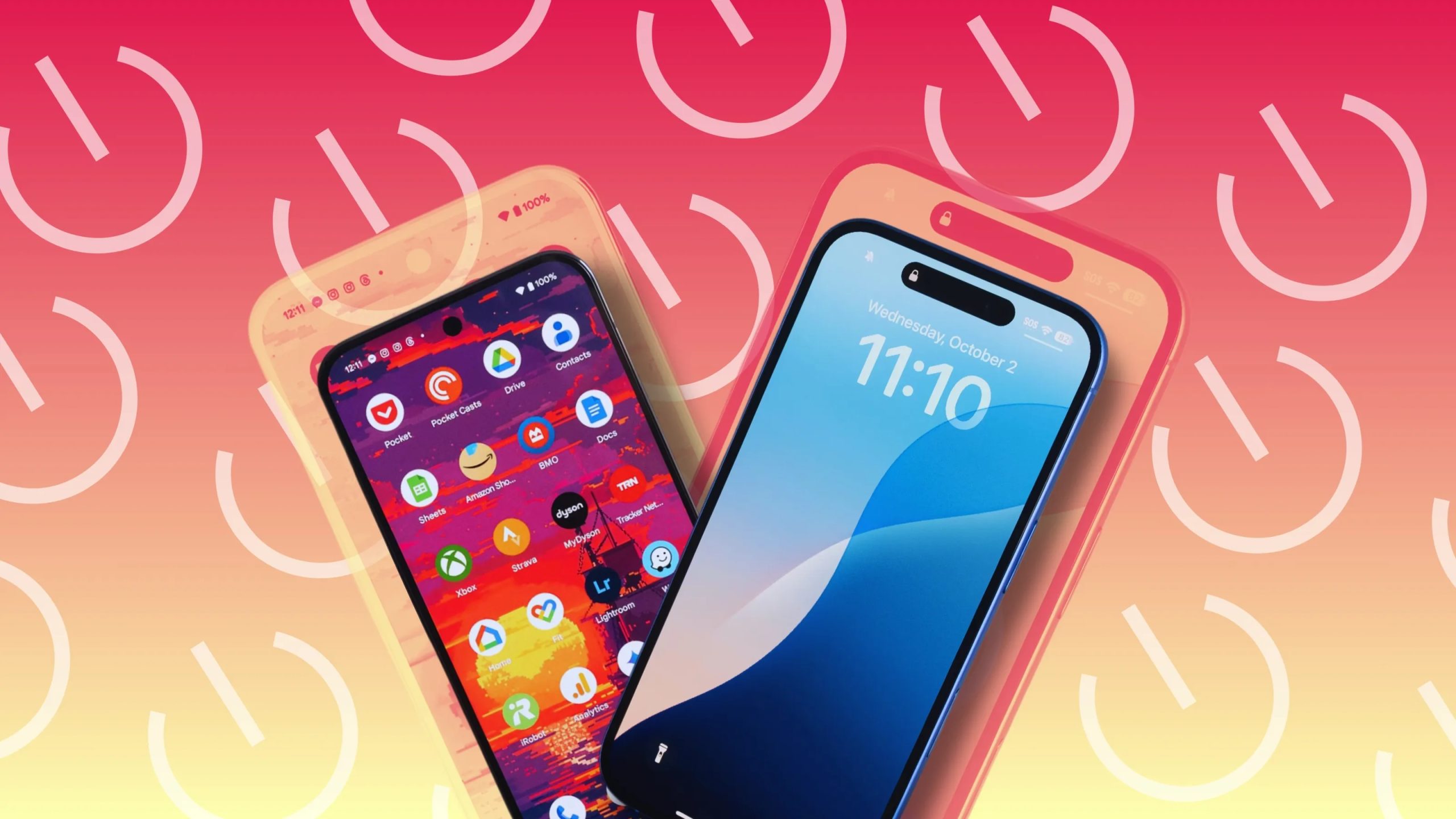 هاتفان في المنتصف على خلفية برتقالية تظهر أيقونة زر الطاقة