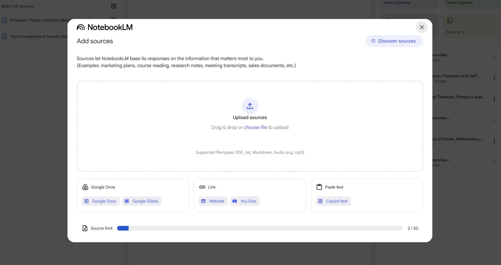 لقطة شاشة توضح كيفية تحميل المصادر على NotebookLM