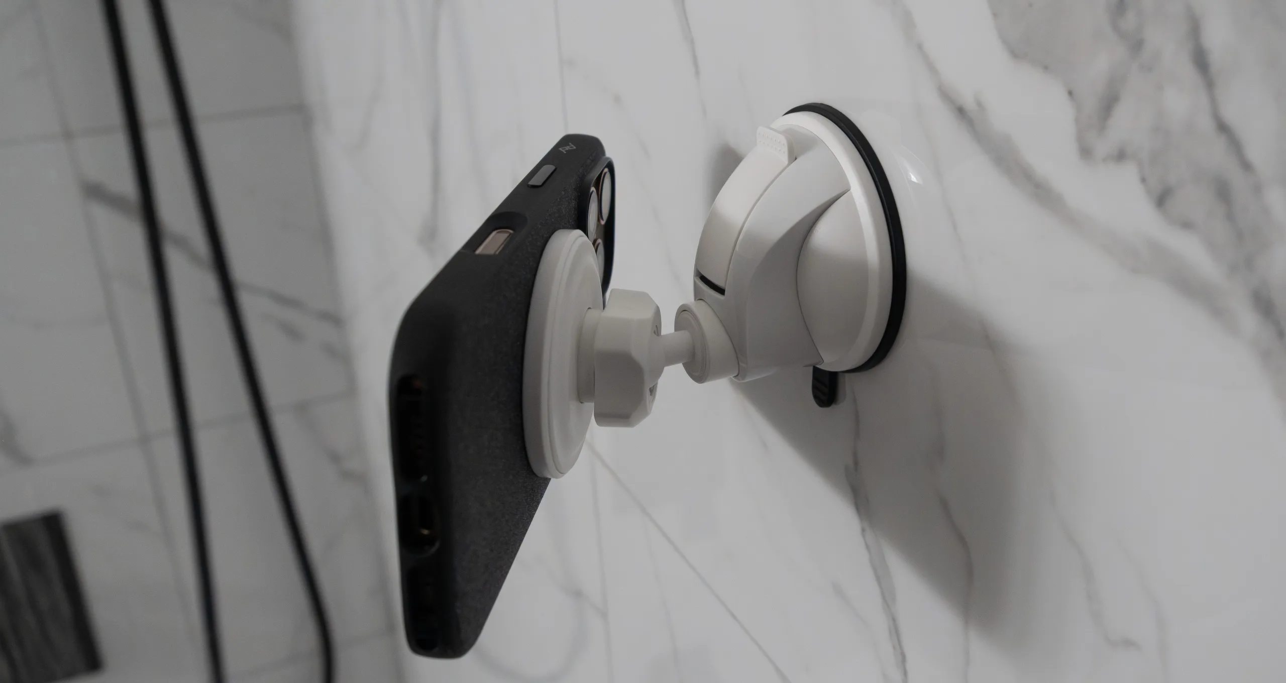 حامل الهاتف المغناطيسي Profezzion يدور