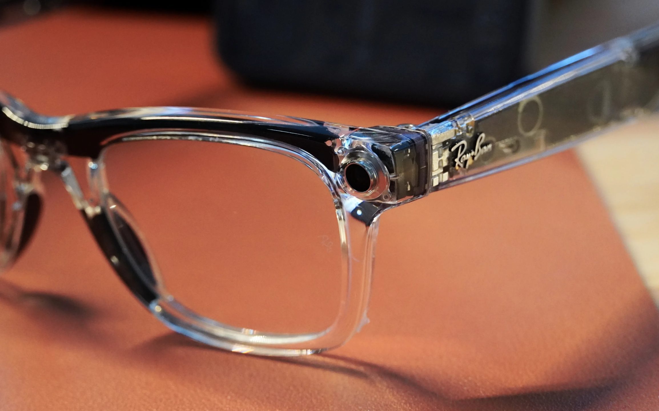 نظارات Ray-Ban Meta الذكية - كاميرا شفافة