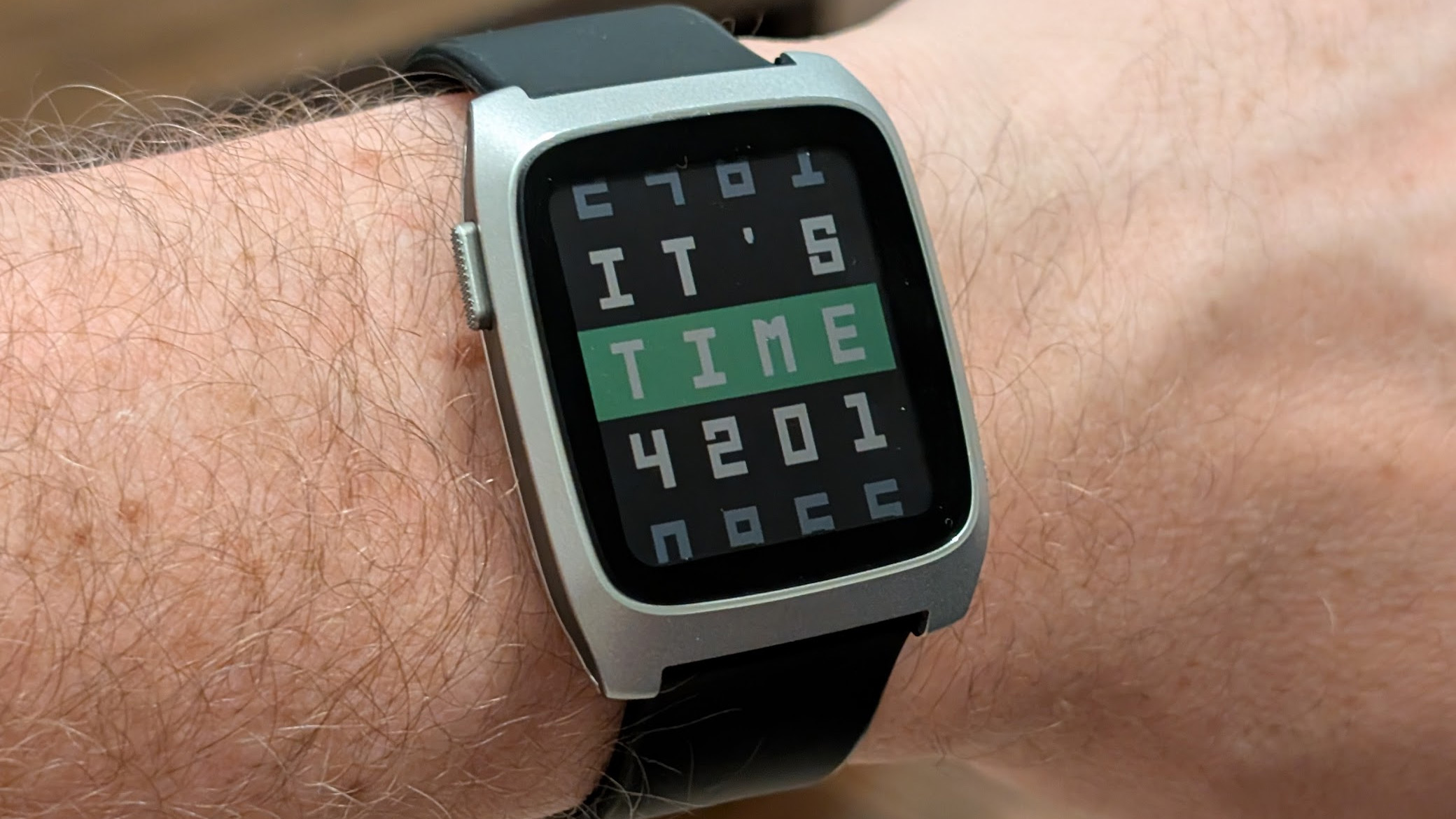 التصميم النهائي لساعة Pebble Watch 2
