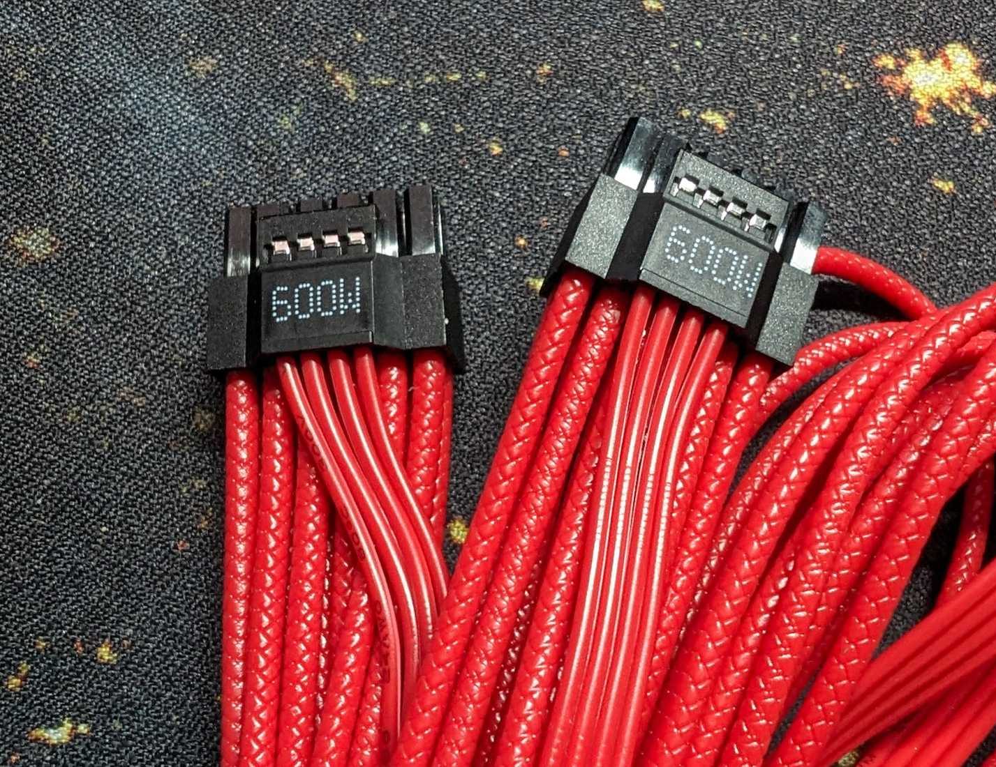 12VHPWR cable showing both connectors
