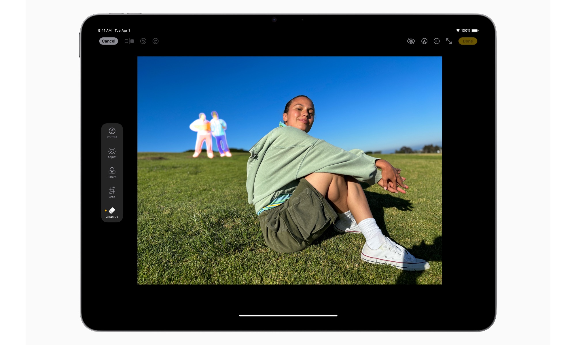 Apple iPad Air Apple Intelligence Clean Up tool 250304 2