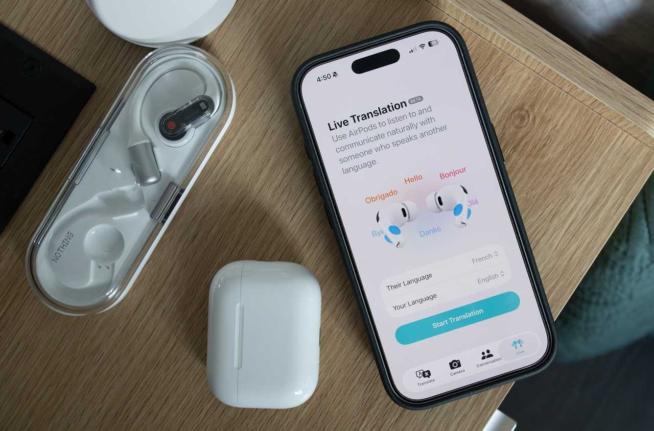 ميزة الترجمة الفورية في AirPods Pro 3