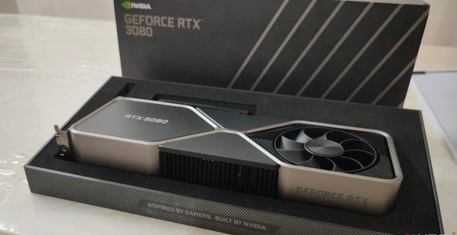 خلفية قراري باستبدال بطاقة RTX 3080: لماذا اخترت معالج رسوميات AMD الجديد