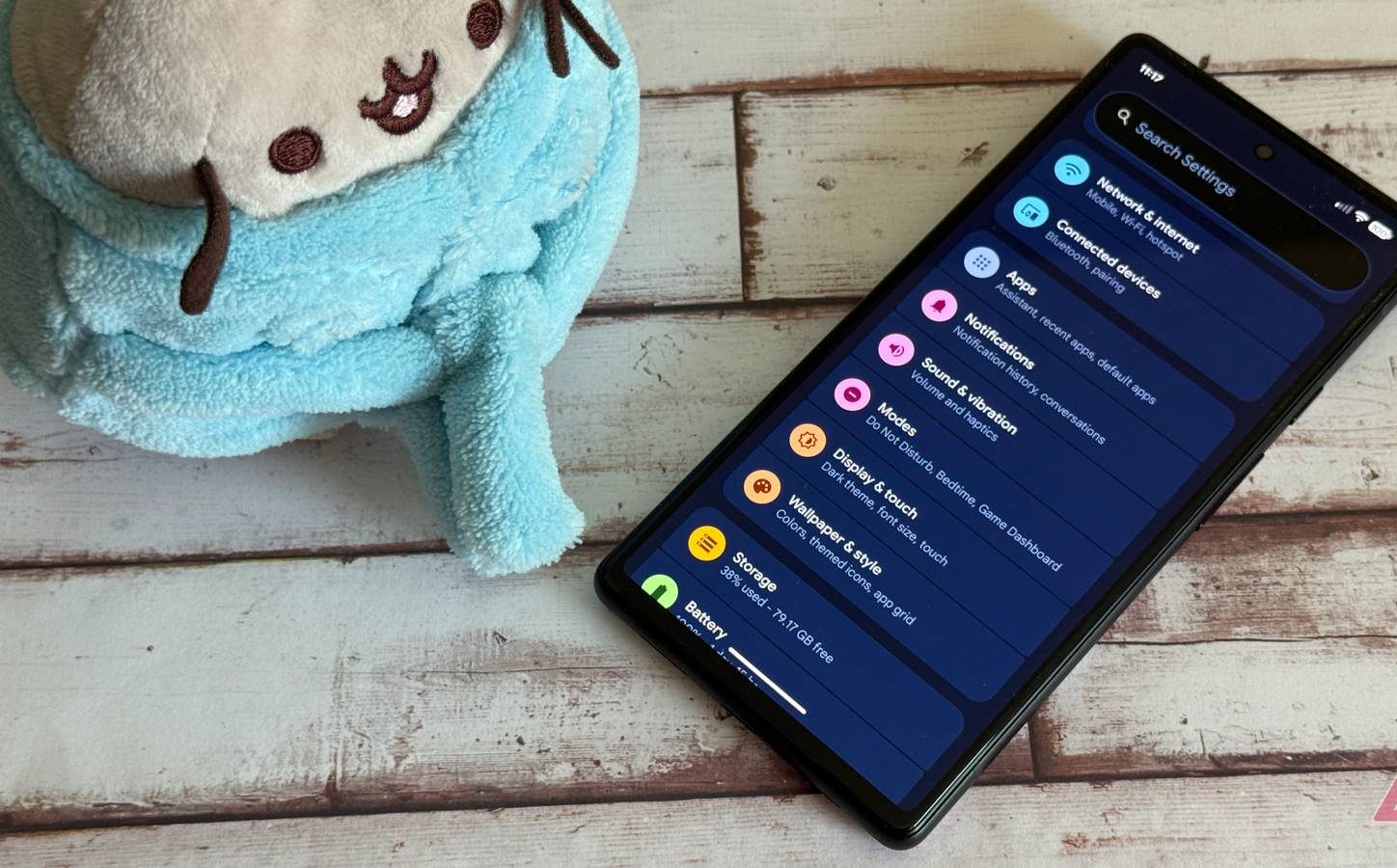 تصميم Material 3 التعبيري على Pixel 6 يجدد الأمل في دعم برمجي طويل الأمد