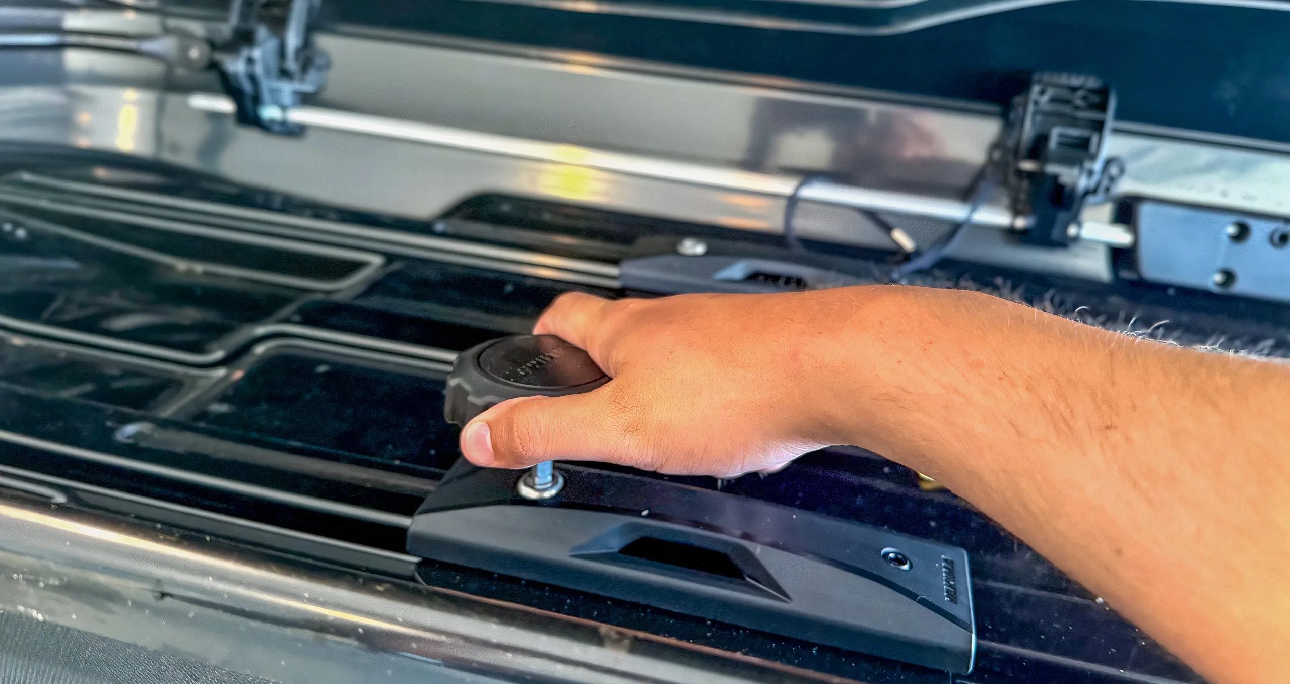 تركيب حامل على السطح