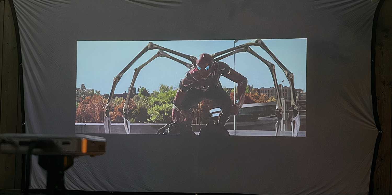 Kodak Luma 150-projector spider-man