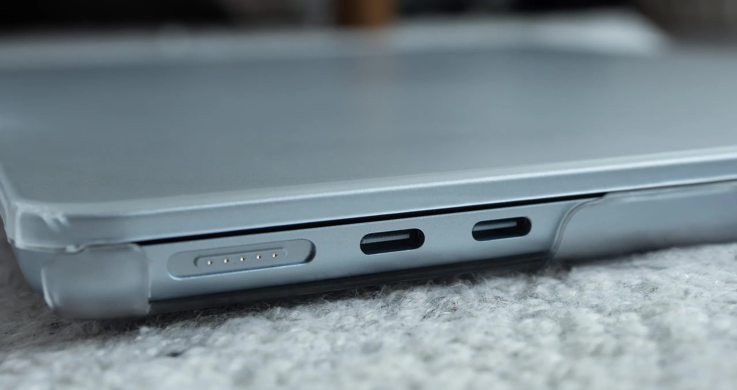 منافذ USB-C في MacBook Pro
