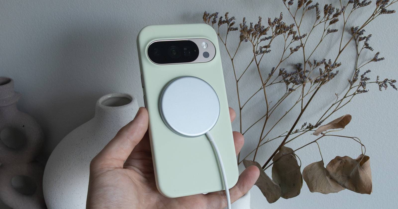 مبيعات هواتف Google Pixel تسجل أرقامًا قياسية غير مسبوقة: تحليل لأسباب النجاح والآفاق المستقبلية