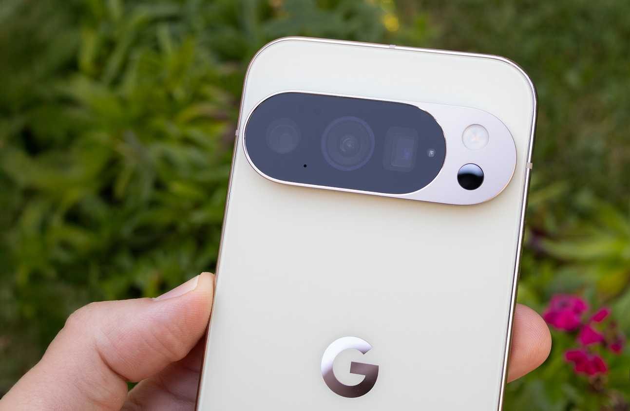 Pixel 10 Pro يظهر من الخلف