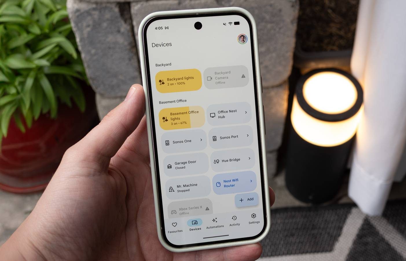 خلل مزعج في شاشة بعض هواتف Pixel 10: تقرير عن مشاكل العرض ومراجعات المستخدمين.