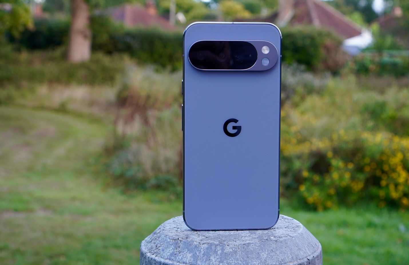 الجهة الخلفية من Google Pixel 10 Pro XL