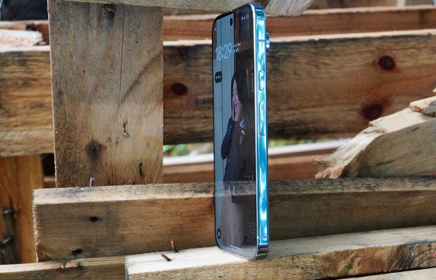 جانب Google Pixel 10 Pro XL