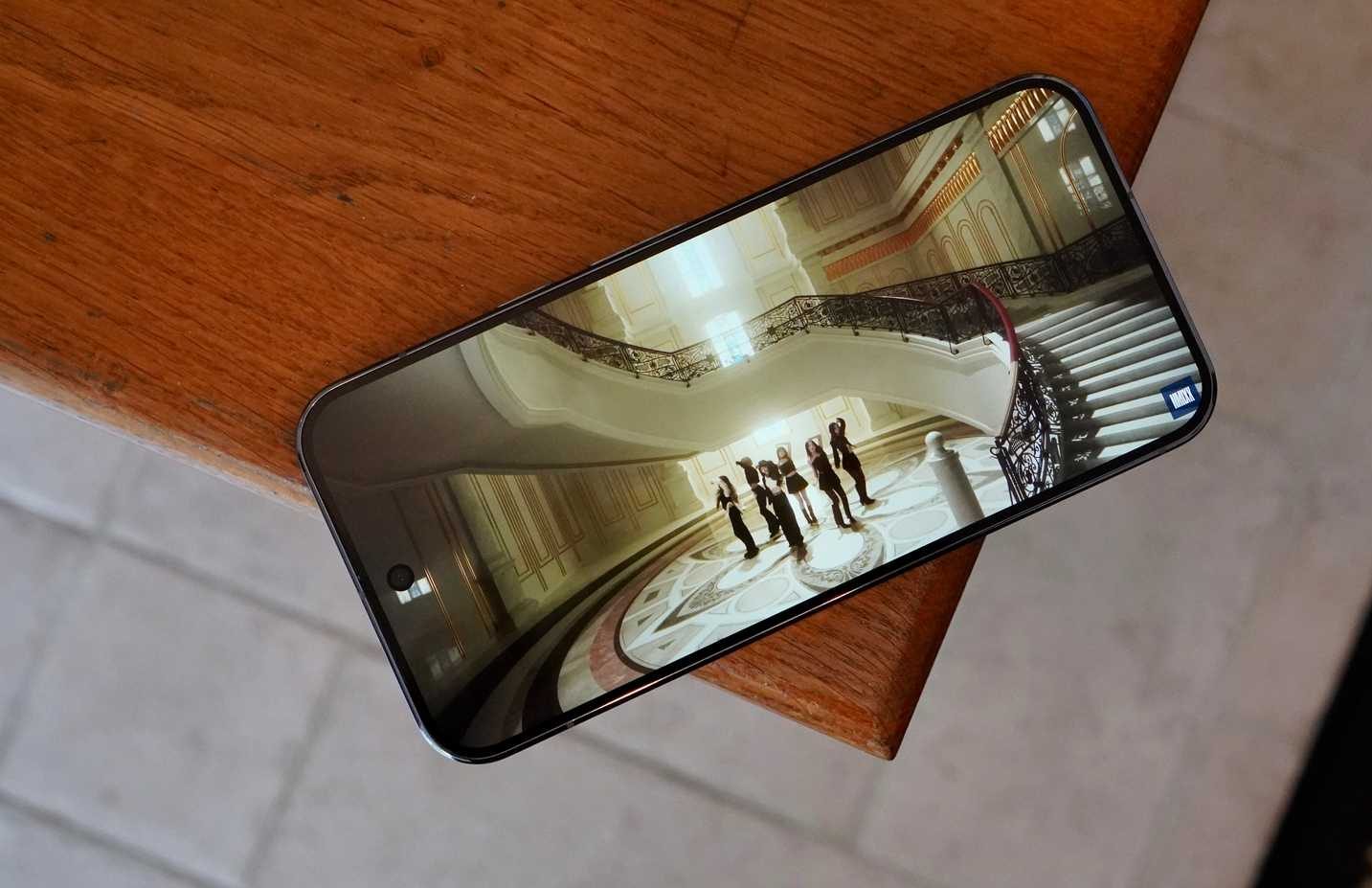 تشغيل فيديو على Google Pixel 10 Pro XL