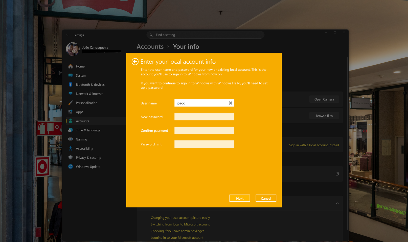 لقطة شاشة لنظام Windows 11 تعرض شاشة لإنشاء حساب محلي لاستبدال حساب Microsoft