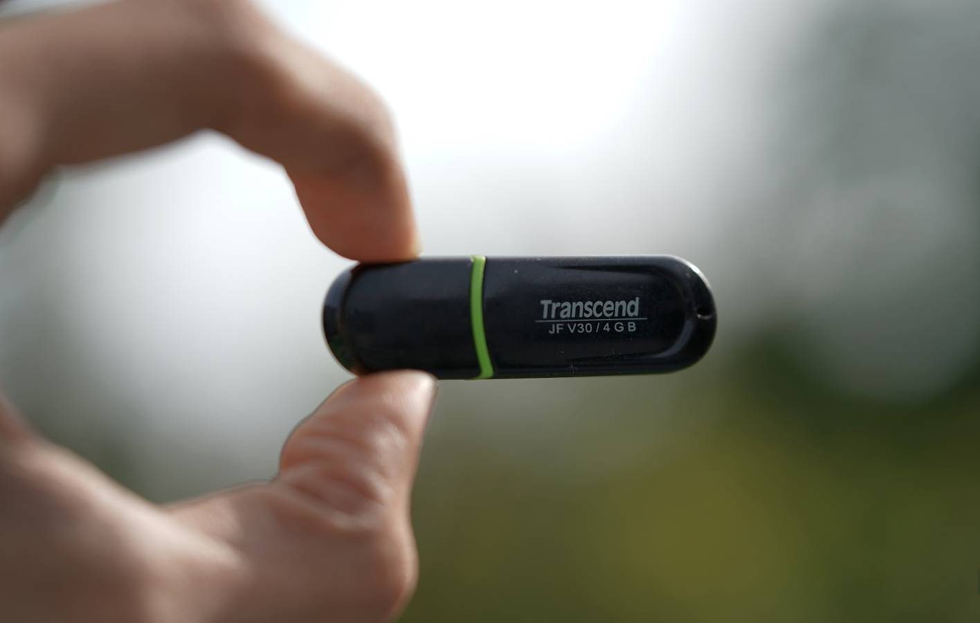 5 طرق مفاجئة يمكن أن ينقذ بها محرك أقراص USB حي نظام الكمبيوتر الخاص بك (ويحافظ على سلامة بياناتك وعقلك)